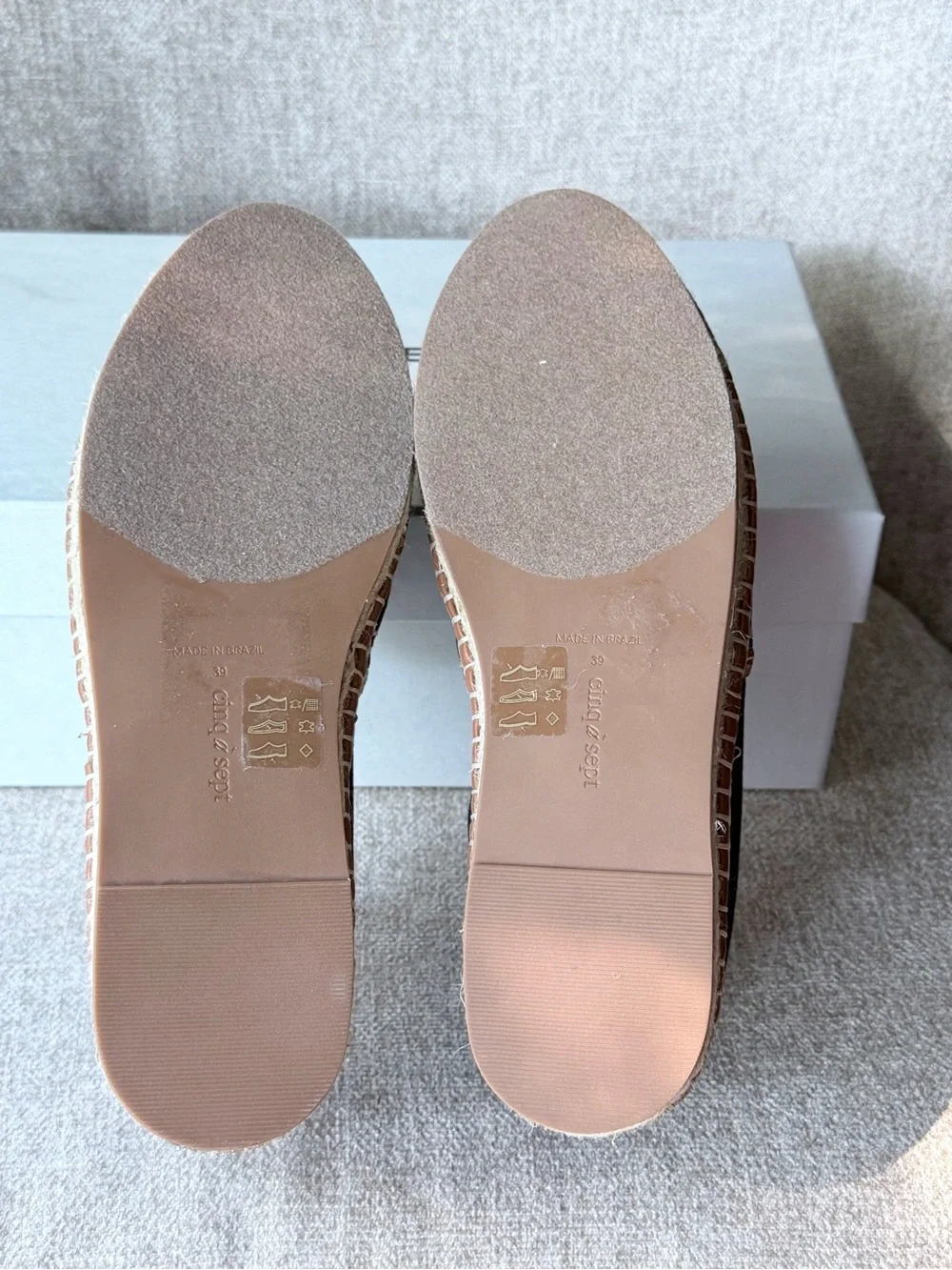 🆕 NWOB. Cinq a Sept Jenna Jean Espadrille Flat sz 39/US 9